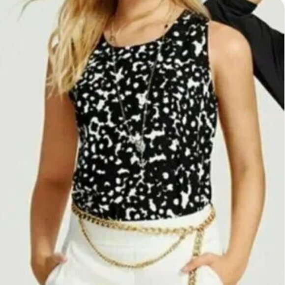 Cabi #5353 Dixon sleeveless top black white floral Blouse Career Medium - Picture 1 of 1